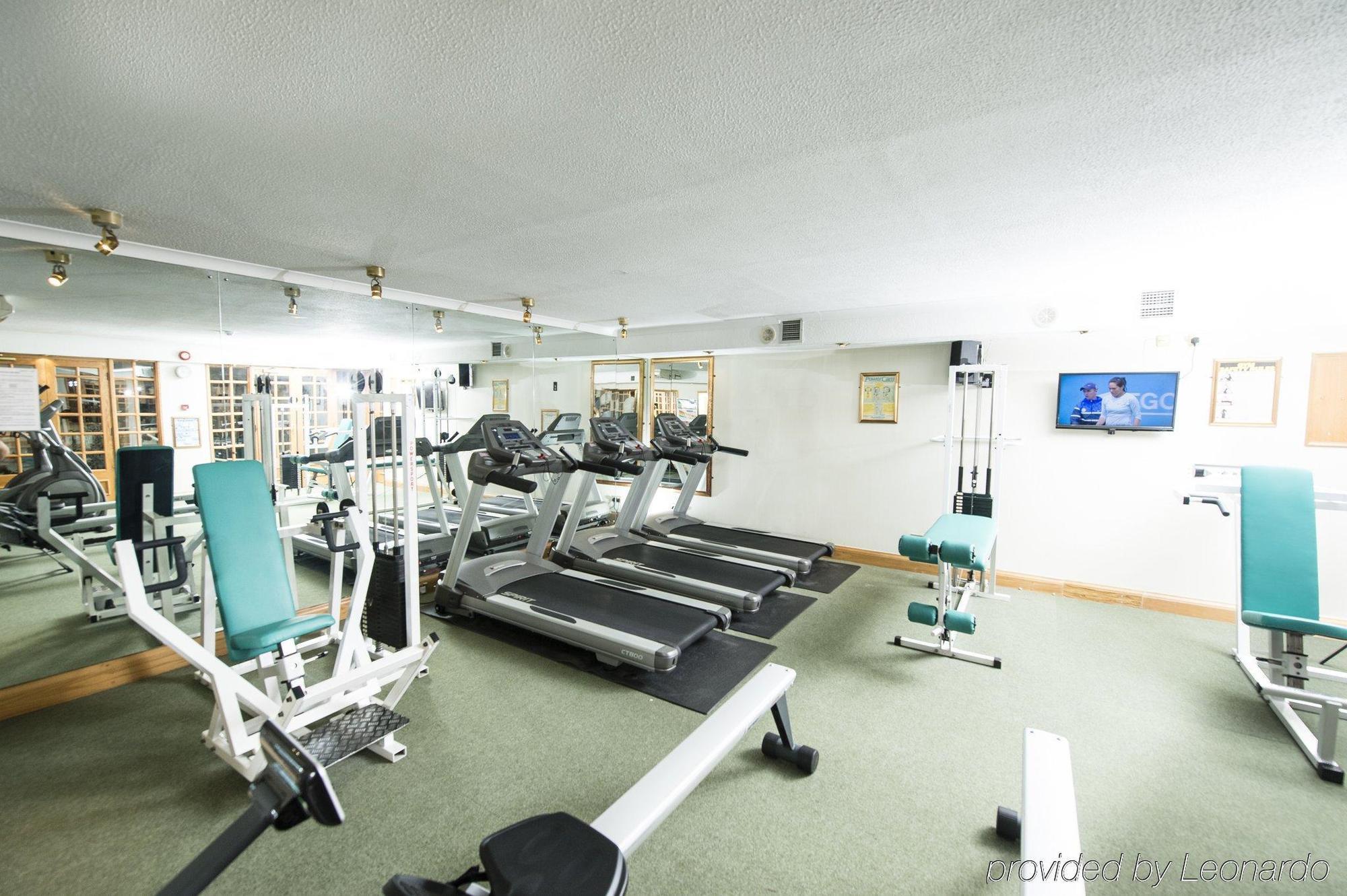 Parkway Hotel & Spa Cwmbran Buitenkant foto