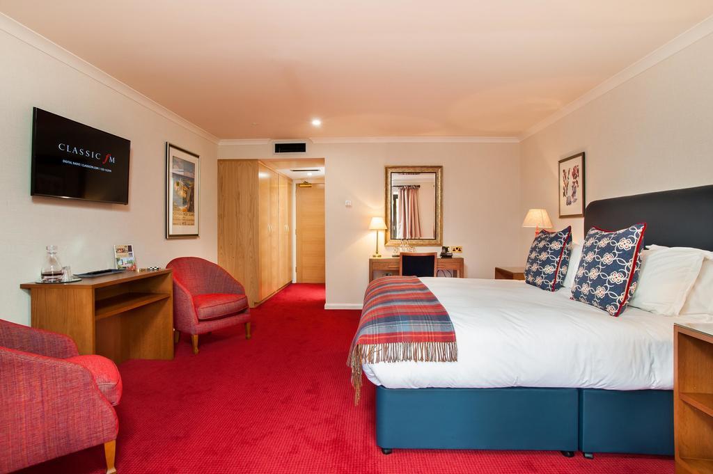 Parkway Hotel & Spa Cwmbran Buitenkant foto