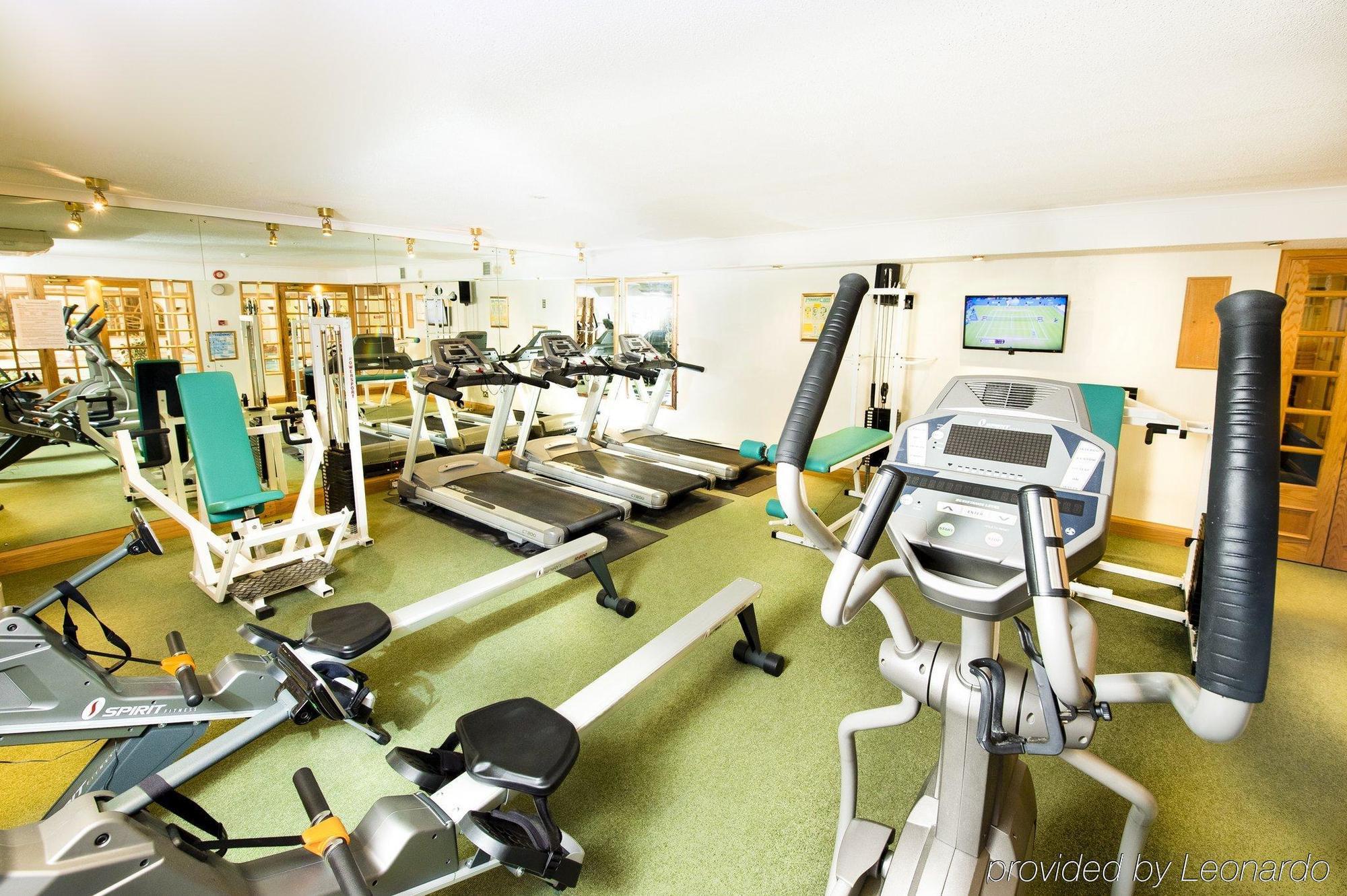 Parkway Hotel & Spa Cwmbran Buitenkant foto