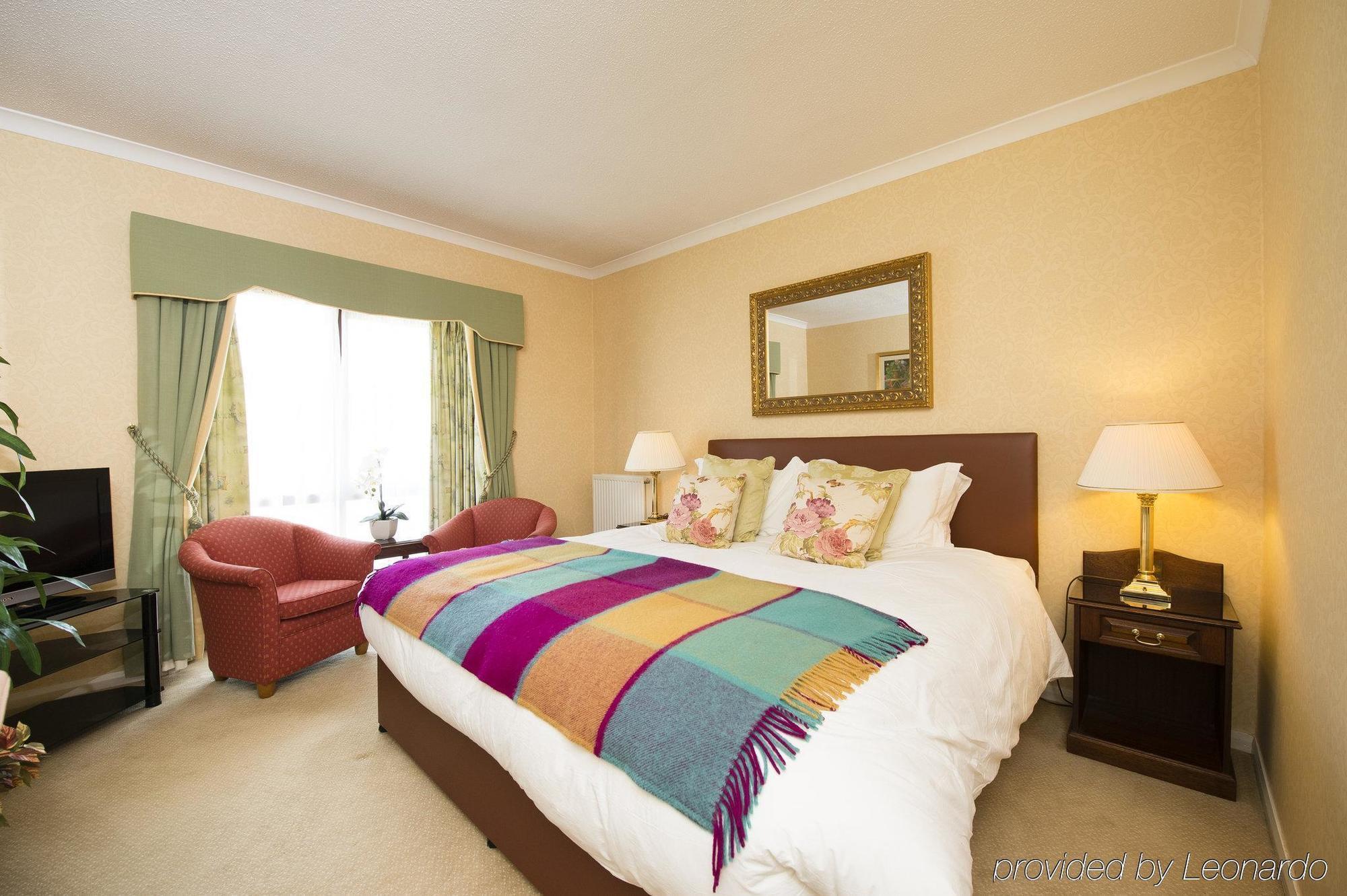 Parkway Hotel & Spa Cwmbran Buitenkant foto