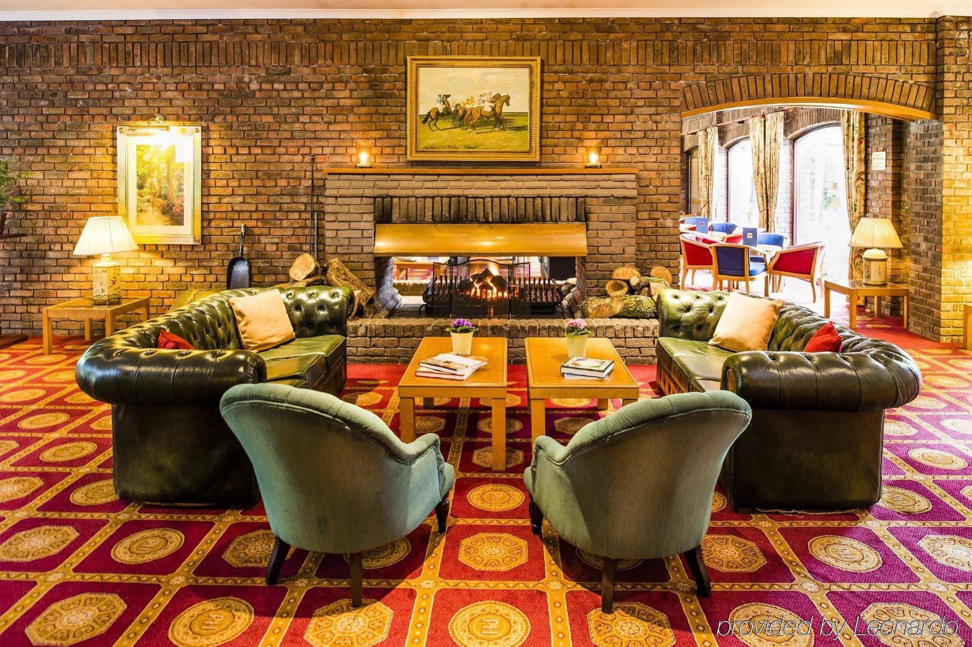 Parkway Hotel & Spa Cwmbran Buitenkant foto