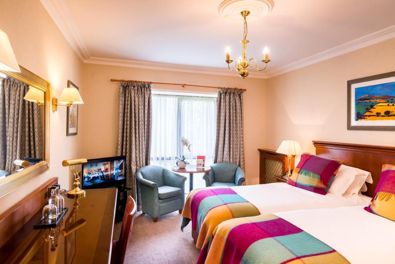 Parkway Hotel & Spa Cwmbran Buitenkant foto